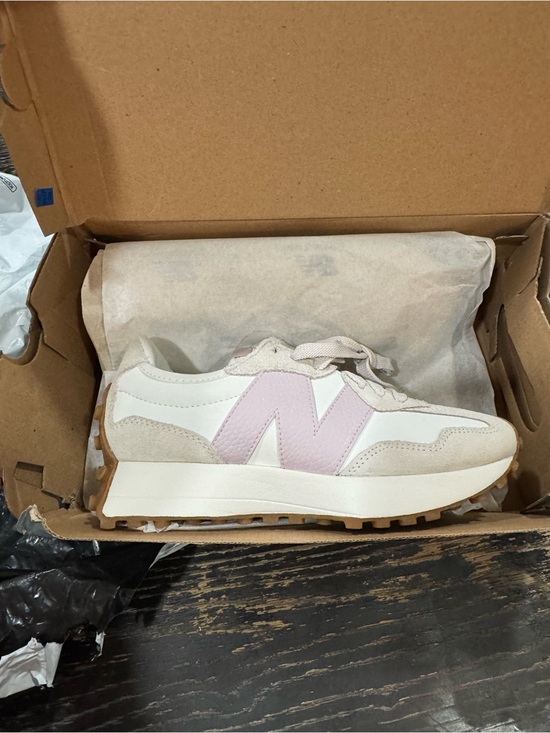 New Balance Shoes - New Balance 327 Moonbeam pink Women's Retro Runner Sneakers
